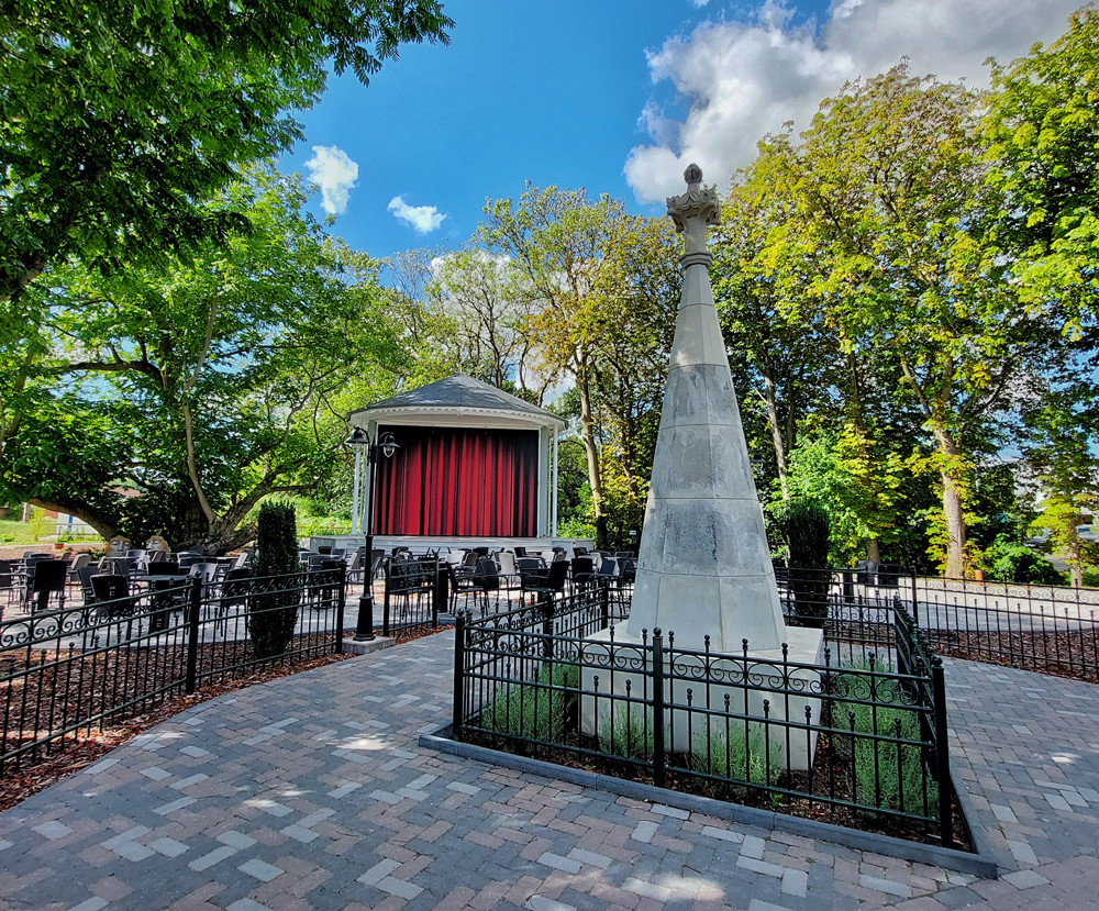 Konzertmuschel-Tossens-Denkmal_bearb_web (1)